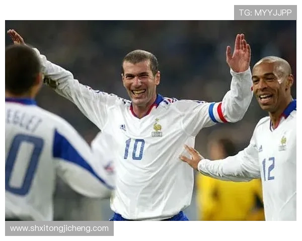 凯文德布劳内引领中场新时代展现足球智慧与团队艺术