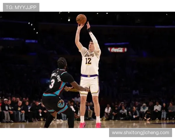 灰熊鏖战湖人巅峰对决青年力量与巨星意志的终极碰撞